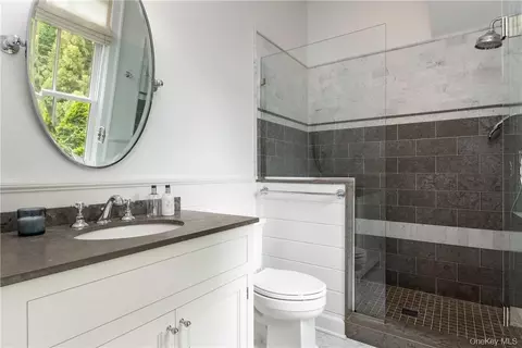 Bath - 56 Intervale Pl, Rye, NY 10580 photo 3 of 4