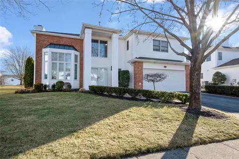 163 Country Club Dr, Commack, NY 11725