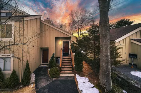 195 Laurel Rdg, Lewisboro, NY 10590