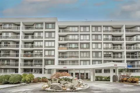400 High Point Dr #310, Greenburgh, NY 10530