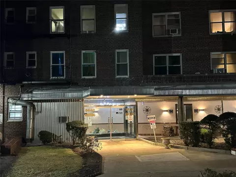 84-50 169 St #608, Jamaica, NY 11432