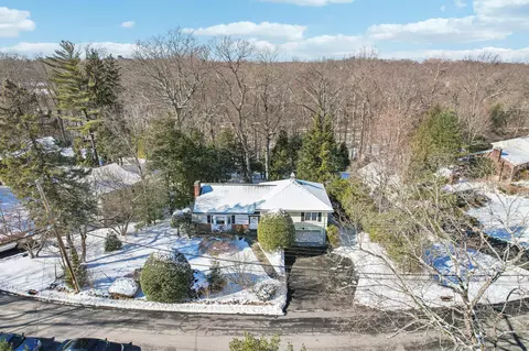 31 Windingwood Rd N, Rye Brook, NY 10573