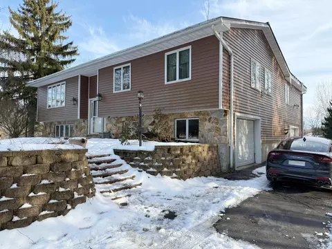 11 Mount Zion Rd, Marlboro, NY 12542