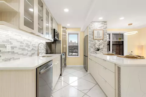 72-11 110th St #1C, New York, NY 11375