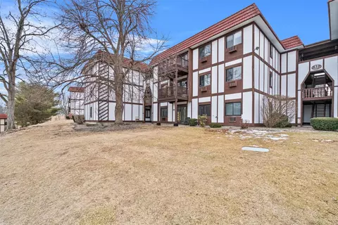 12 Skyline Dr #14, Fishkill, NY 12524
