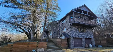 581 Hessinger Lare Rd, Callicoon, NY 12748