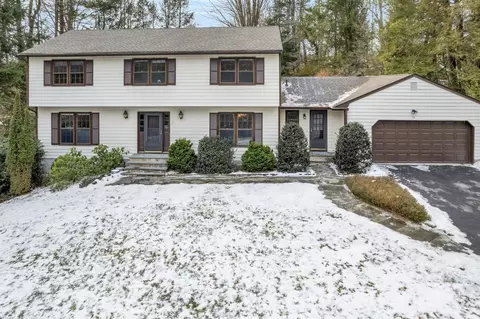 15 Grove Rd, Bedford, NY 10506