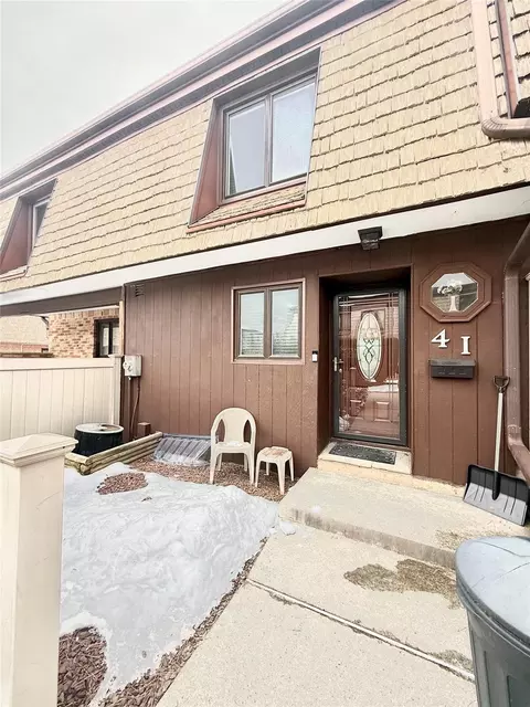 4 Heritage Dr #I, Clarkstown, NY 10956