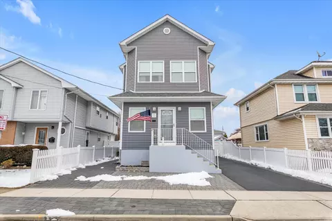 117 Ocean Ave, Bellmore, NY 11710