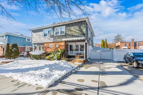 4542 216th St, New York, NY 11361