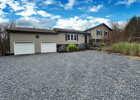 1145 Willow Brook Rd, Milan, NY 12571
