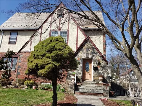 289 Bedford Ave, Mount Vernon, NY 10553