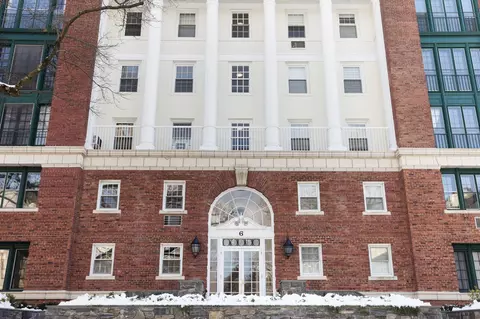 6 Brooklands #2A, Yonkers, NY 10708