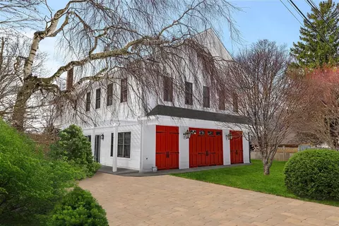 170 Orchard St, Orient, NY 11957
