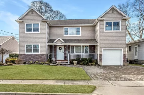 222 Jerusalem Ave, Massapequa, NY 11758