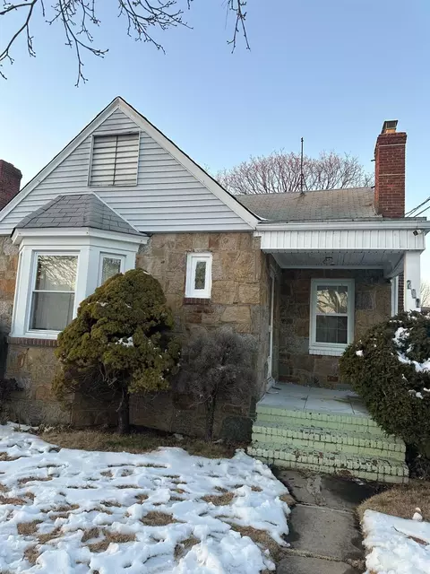 767 N William St, Baldwin, NY 11510