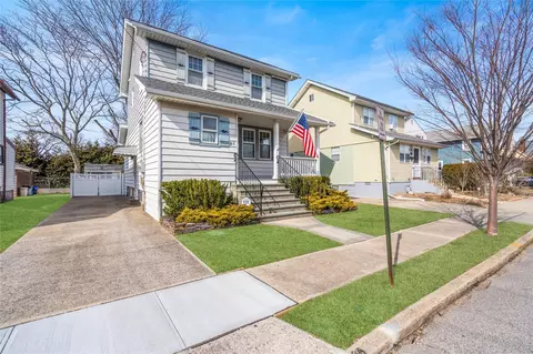 55 Waldo Ave, East Rockaway, NY 11518