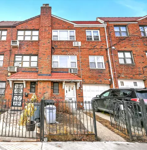 4518 79th St, Elmhurst, NY 11373