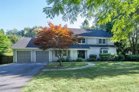 8 Hudson Rd E, Greenburgh, NY 10533