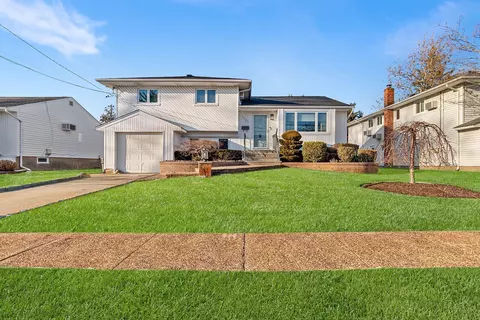 2485 Williams Ct, Bellmore, NY 11710