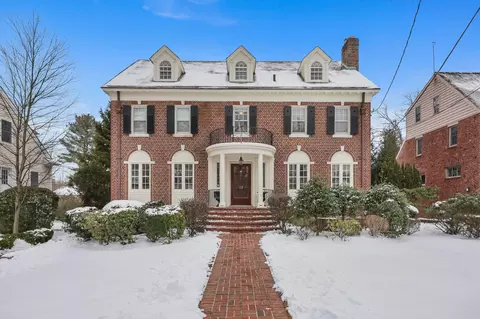 32 Grove Ln, Bronxville, NY 10708