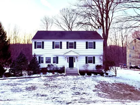 4 Ridge Ct, Carmel, NY 10512