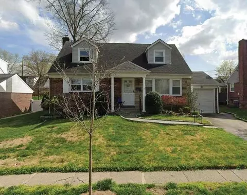 147 Aster Dr, North Hempstead, NY 11040