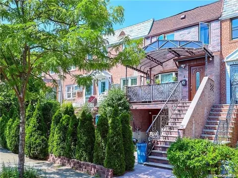 150-55 77th Ave, New York, NY 11367