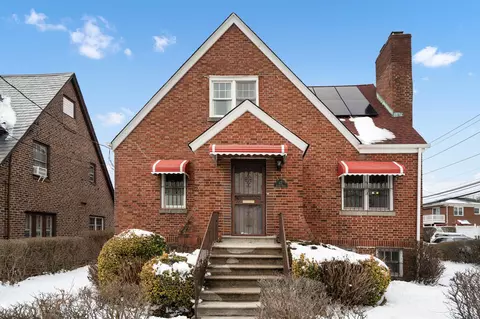 27 Bajart Pl, Yonkers, NY 10705