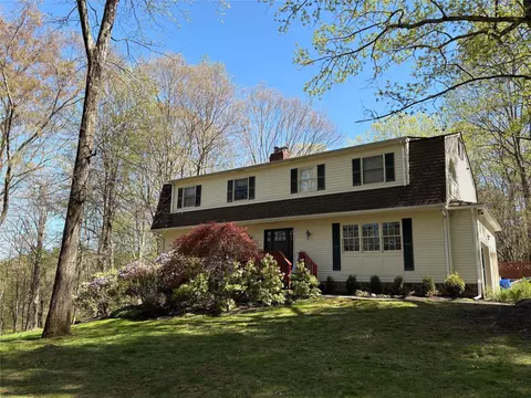 28 James Rd, New Castle, NY 10549