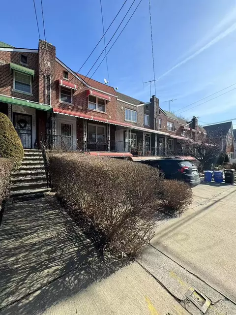 1958 Colden Ave, New York, NY 10462