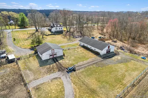 319 Ridgebury Rd, Wawayanda, NY 10973
