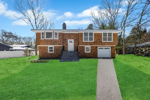3 Oakville Ave, East Quogue, NY 11942