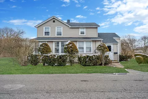 59 Champlin Ave, Bellport, NY 11713