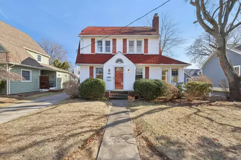 99 Riverside Dr, Rockville Centre, NY 11570