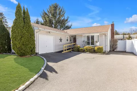 31 Birch Ave, Huntington, NY 11743