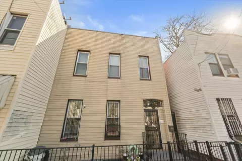 16-14 Hancock St, New York, NY 11385