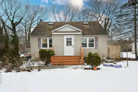 167 Shinnecock Ave, Mastic, NY 11950