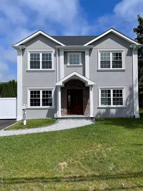2101 Fir St, Wantagh, NY 11793