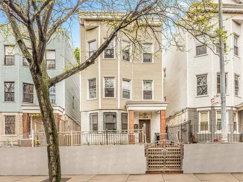 1019 Woodycrest Ave, New York, NY 10452