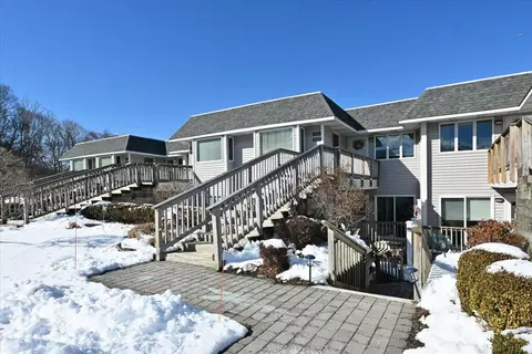 1005 Bluffs Dr N, Calverton, NY 11933