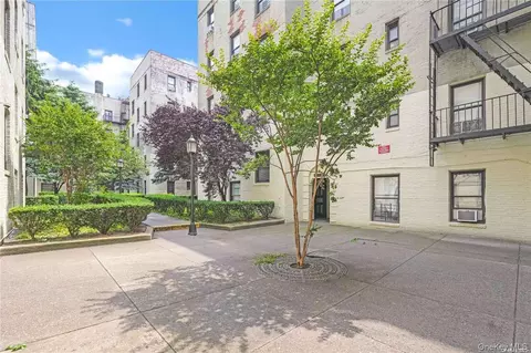 21-15 33 St #4G, New York, NY 11105
