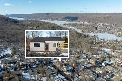 11 Oakwood Ave, Greenwood Lake, NY 10925