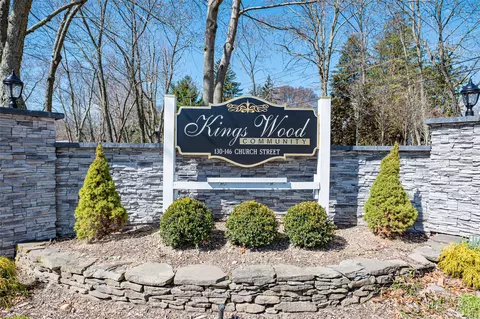138 Church St #3D, Kings Park, NY 11754