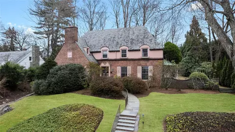 6 Fox Meadow Rd, Scarsdale, NY 10583