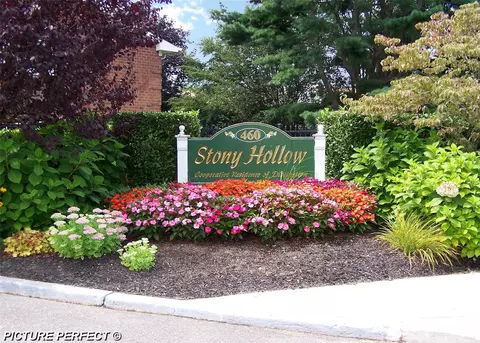 460 Old Town Rd #13F, Port Jefferson Station, NY 11776