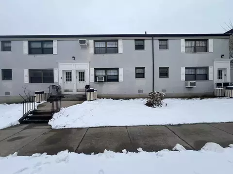 67-49 136th St #B, Flushing, NY 11367