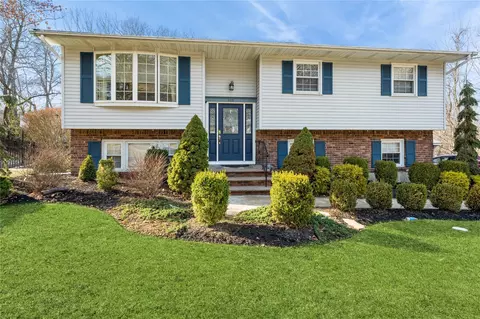 910 Ashland St, Clarkstown, NY 10989