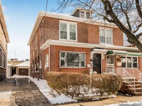 2020 Tomlinson Ave, New York, NY 10461