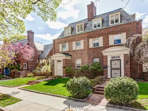 34-24 87 St, New York, NY 11372